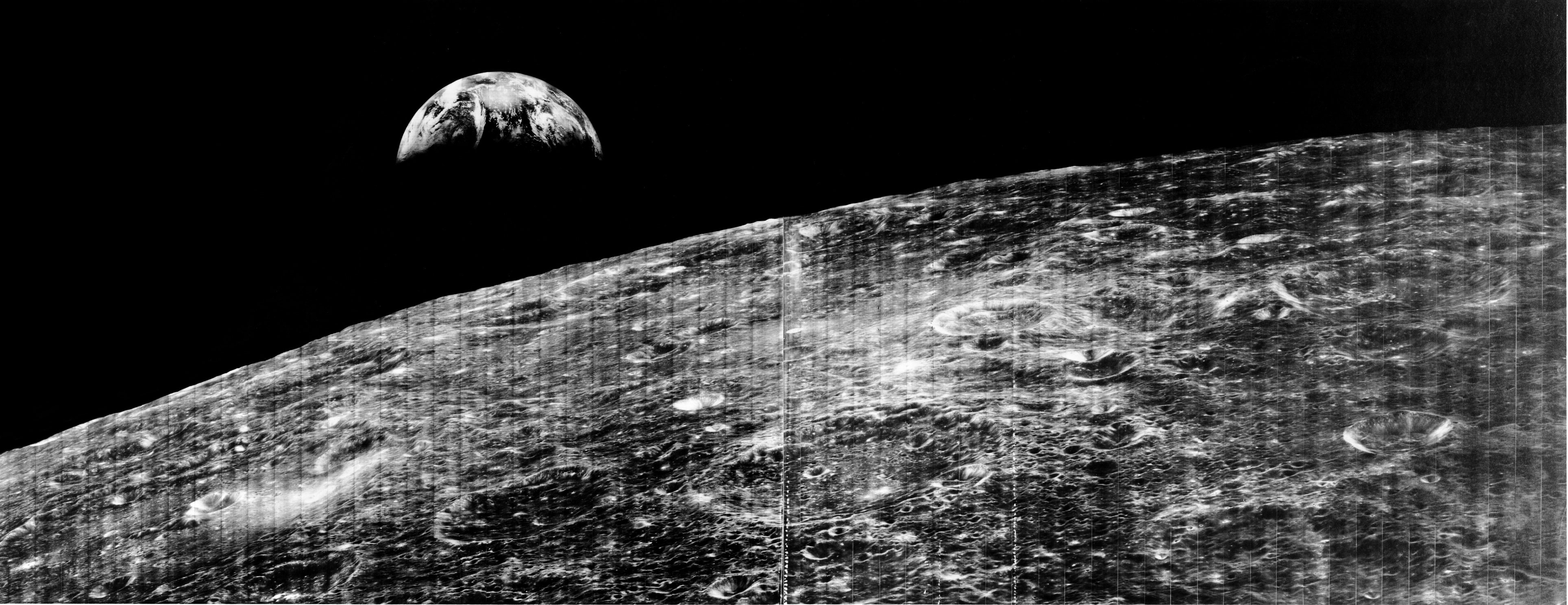  Primera imagen de la Tierra desde las inmediaciones de la Luna. Fuente: NASA/LOIRP.